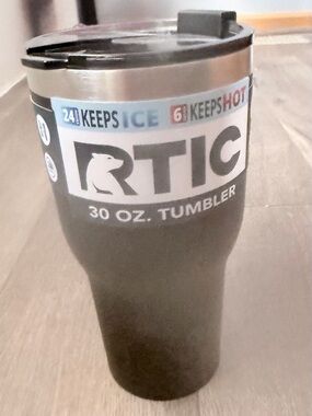 RTIC 30 oz. Black Insulated Tumbler - Stainless Lid